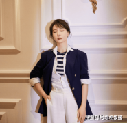 陈数从头展示风度白色衬衣搭配黑色西服变身职